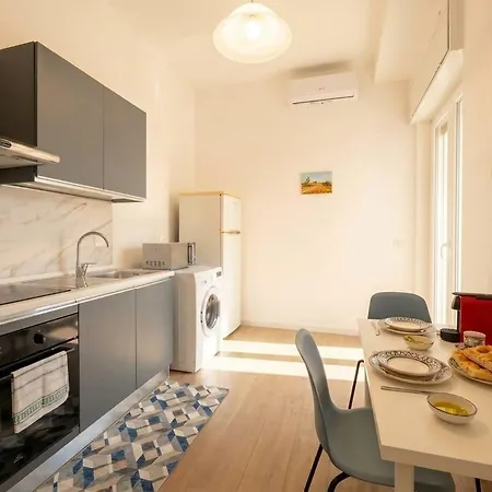 Lucia Italian 3*