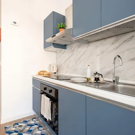 Lucia Italian 3* בארי